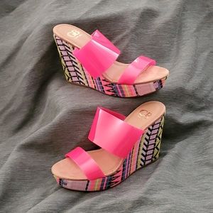 Gianni Bini patterned wedge heel
